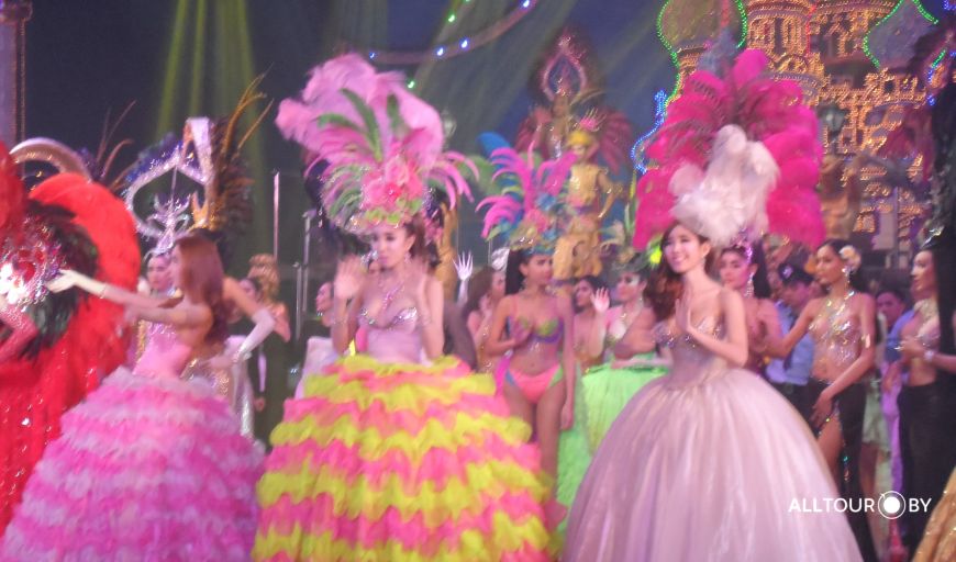 Шоу трансвиститов в Патайе самое большое в Таиланде Шоу трансвиститов в Патайе самое большое в Таиланде